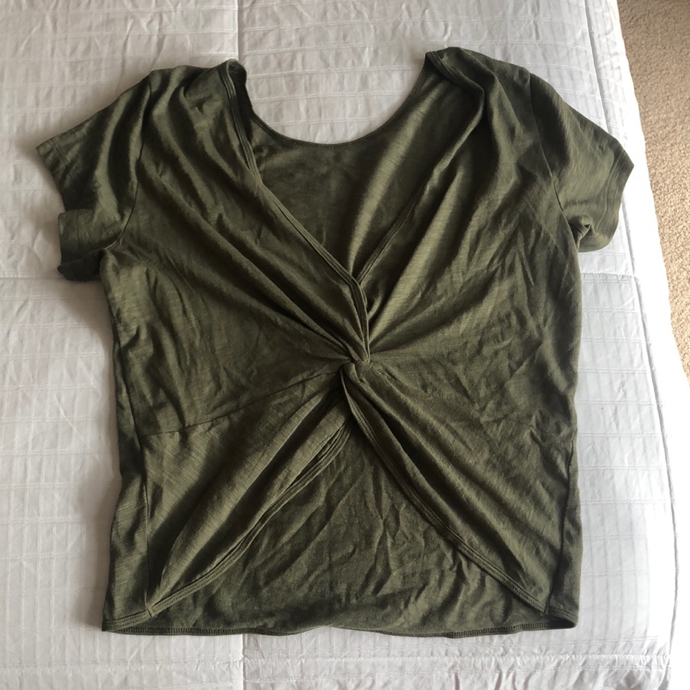 Abercrombie open back tee ❤️